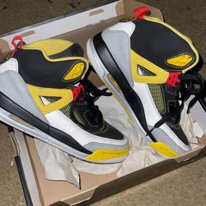 Size 6 jordan spizikes worn once